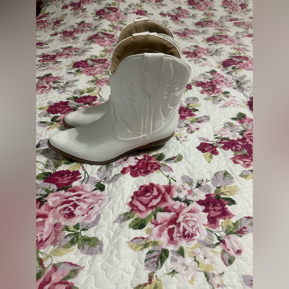 Soda White Western Heeled Boots